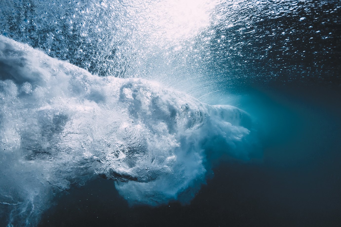 Свет в океане. Waves under Water группа. Бочка на волнах. Shallow Water and Deep Water.